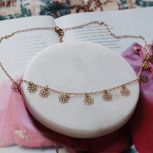 Ember&Dahlia Daisy Charm Necklace